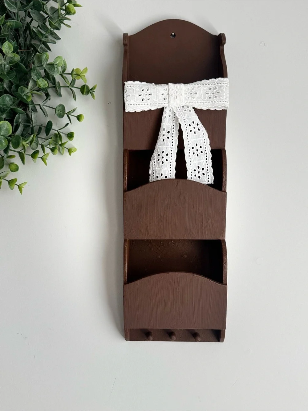 Vintage Brown Wall Mail & Key Organizer with White Eyelet Lace Accent